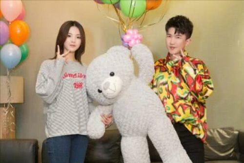 娱乐圈吃瓜彩虹,揭秘明星们的多彩生活